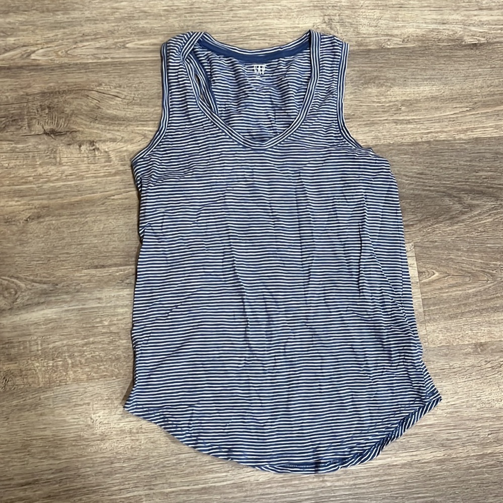 Gap Casual Blue and White Striped Tank Top Women’s XS Loose Fit
